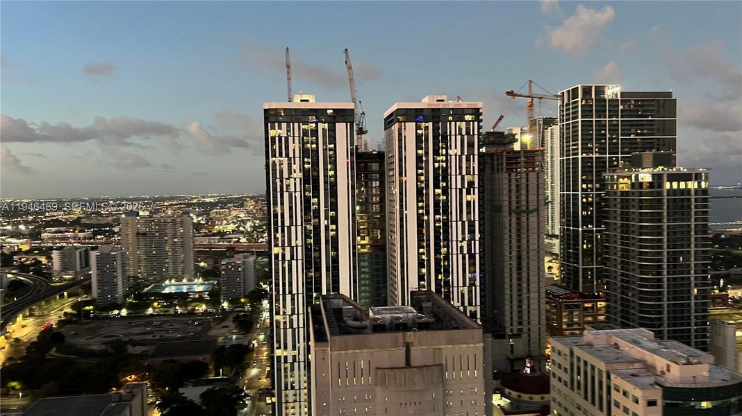 Condo located in Miami, FL showcasing its design and architecture (Image 3).