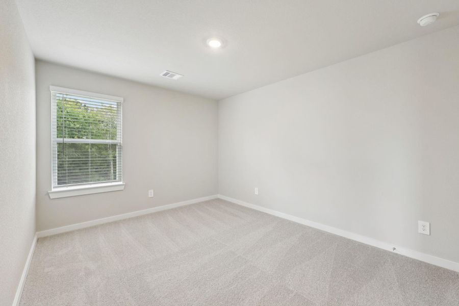 Spacious, unfurnished interior of a new home in Heights of Barbers Hill, Mont Belvieu (Image 23).