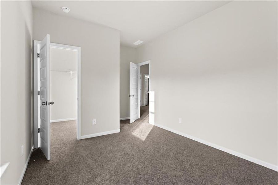 Spacious, unfurnished interior of a new home in Garrett Preserve, Hiram (Image 27).