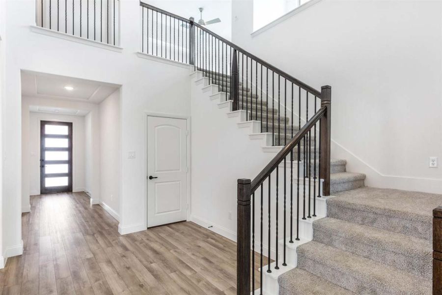 Spacious, unfurnished interior of a new home in Meadow Run, Melissa (Image 12).