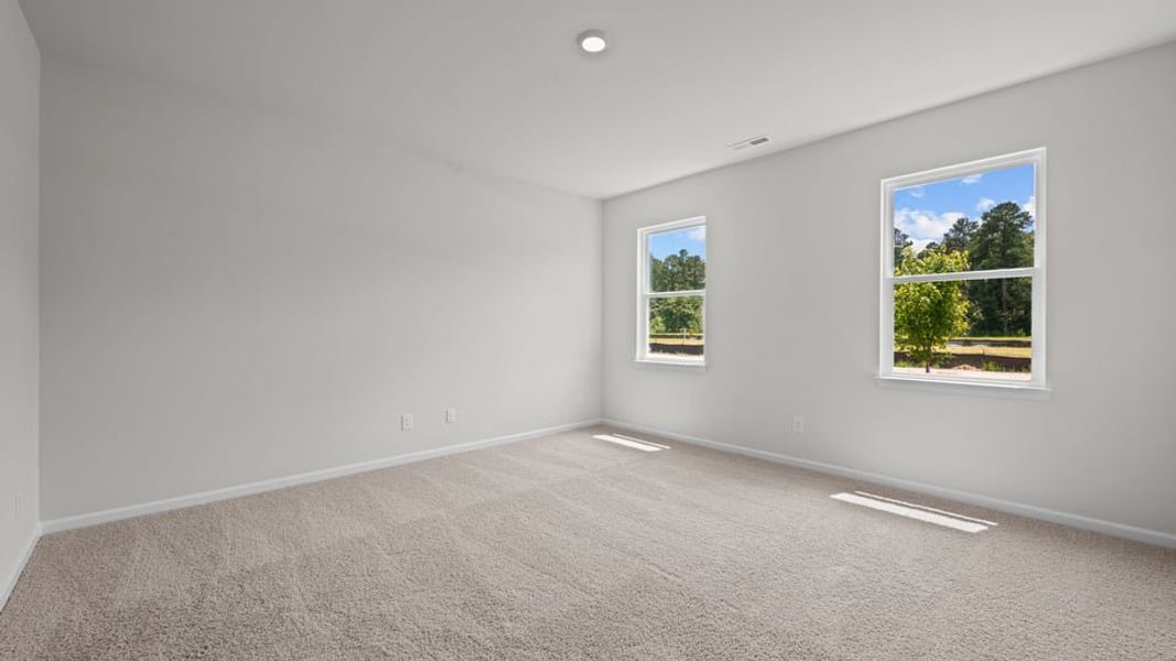 Spacious, unfurnished interior of a new home in Cambridge Park, Mebane (Image 16).
