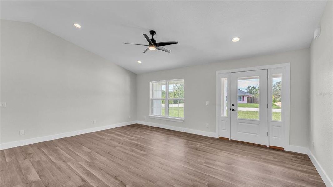 Spacious, unfurnished interior of a new home in , Sebring (Image 19).
