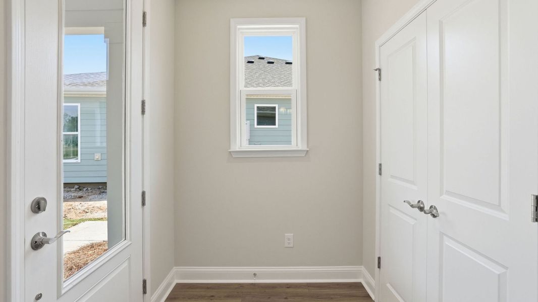 Spacious, unfurnished interior of a new home in Sun City Hilton Head, Bluffton (Image 11).