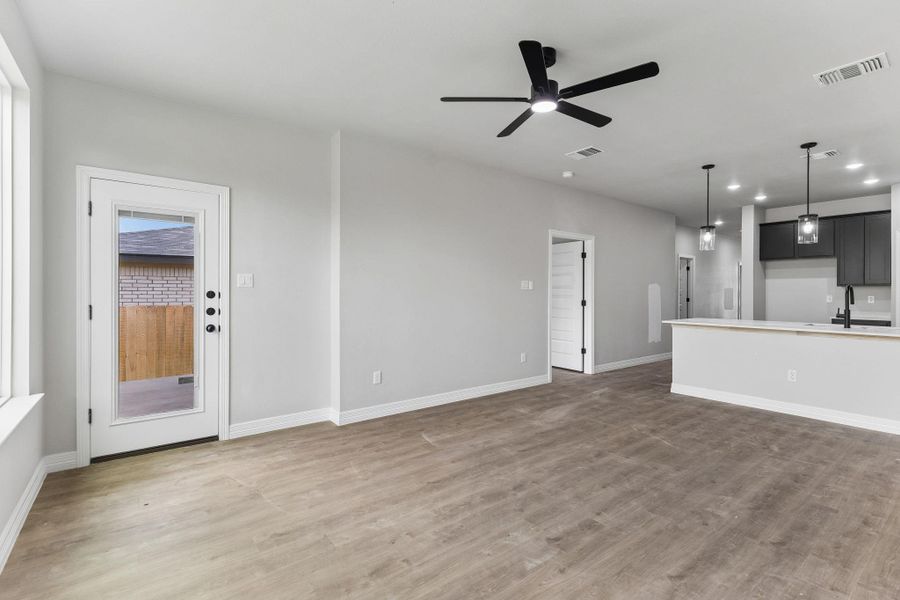 Spacious, unfurnished interior of a new home in , Killeen (Image 17).