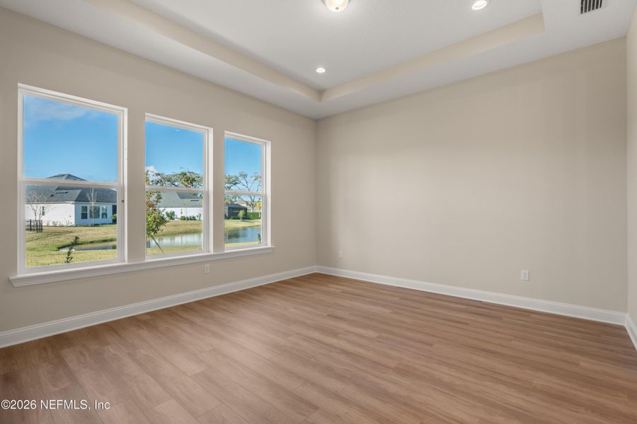 Spacious, unfurnished interior of a new home in Madeira, St. Augustine (Image 20).