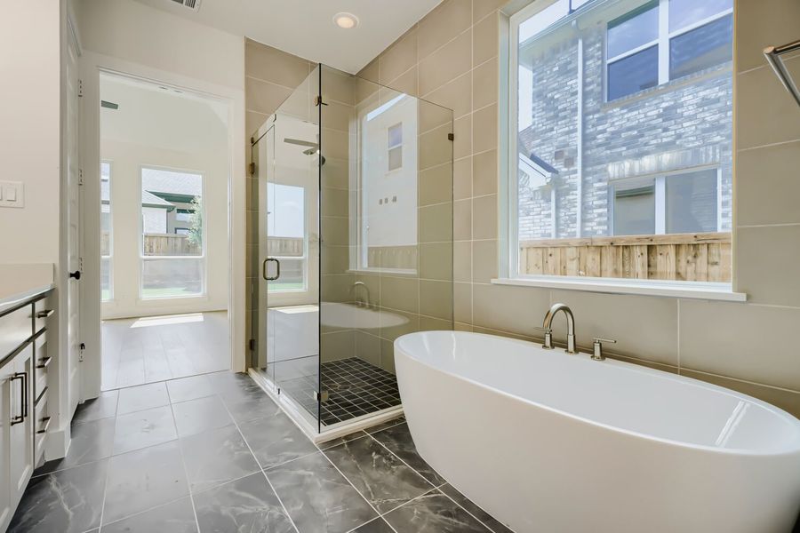 Plan 1543 Representative Photo - Main Bathroom