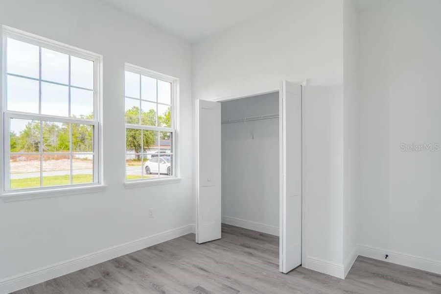 Spacious, unfurnished interior of a new home in , Ocala (Image 24).
