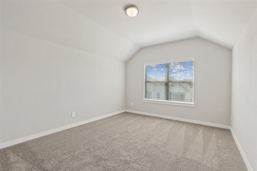 Spacious, unfurnished interior of a new home in Trinity Ranch, Elgin (Image 24).