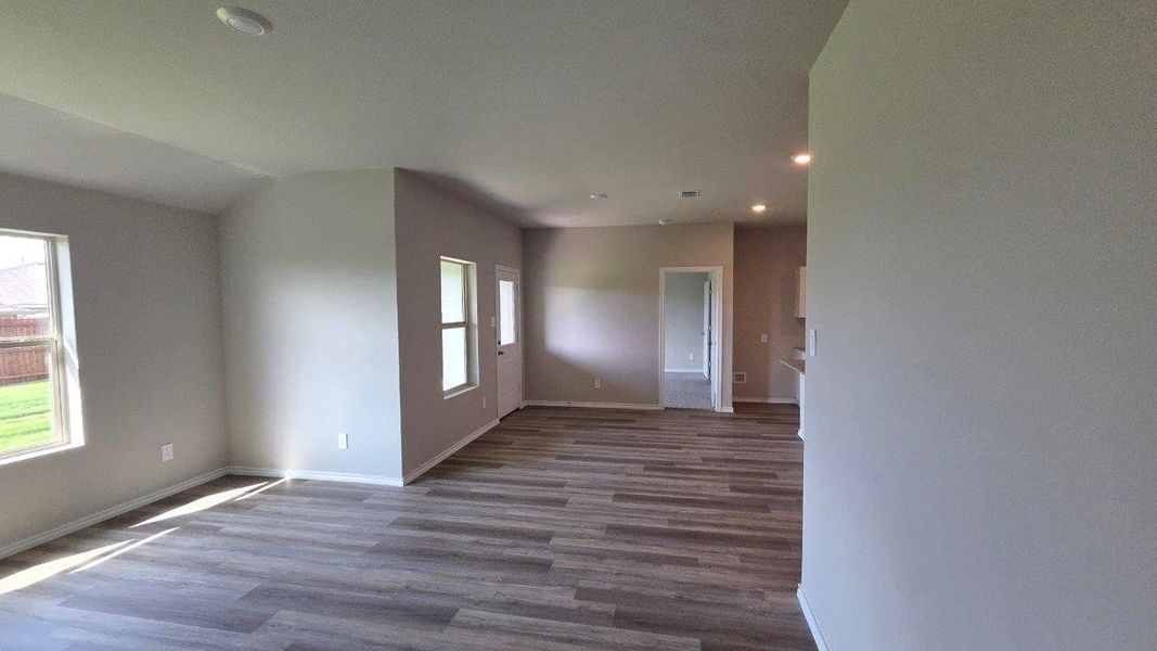 Spacious, unfurnished interior of a new home in Rosewood at Beltmill, Fort Worth (Image 12).