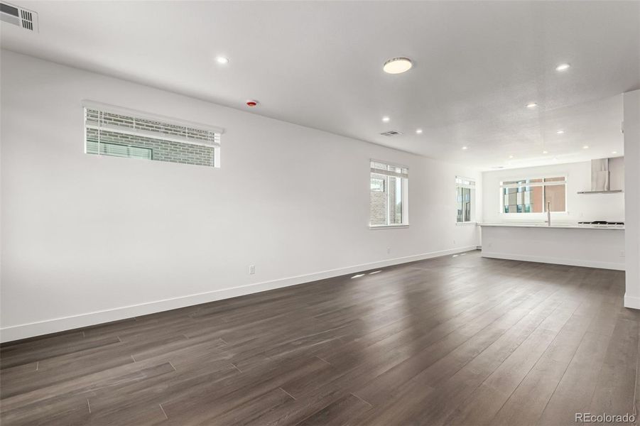 Spacious, unfurnished interior of a new home in Ascent at Inverness, Englewood (Image 15).