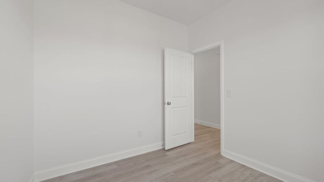 Spacious, unfurnished interior of a new home in Edgewood Estates, Greenville (Image 15).