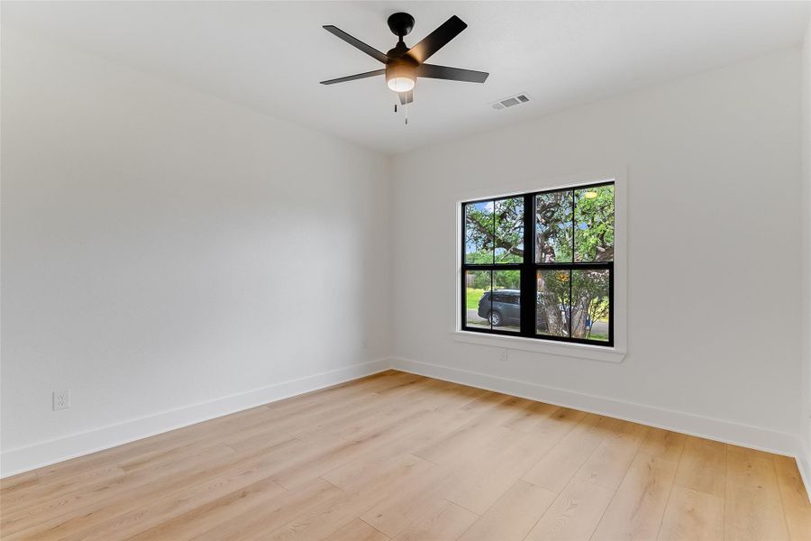 Spacious, unfurnished interior of a new home in , Cottonwood Shores (Image 21).