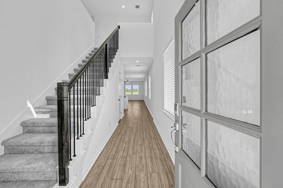 Spacious, unfurnished interior of a new home in Sunfield, Buda (Image 22).