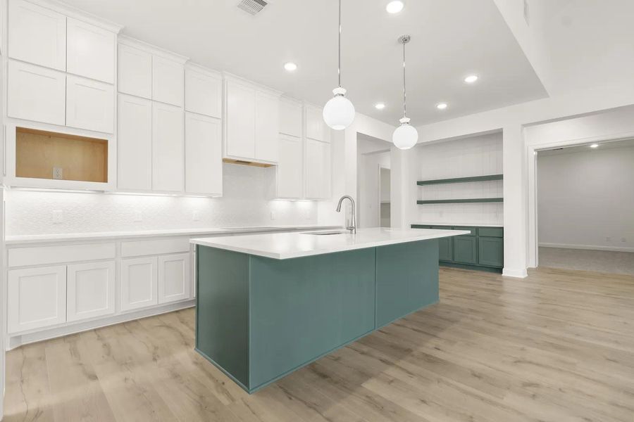 Brynlee II G Kitchen