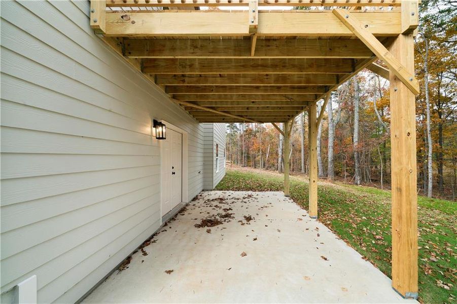 Exterior details and patio area of a home in , Dallas (Image 19).