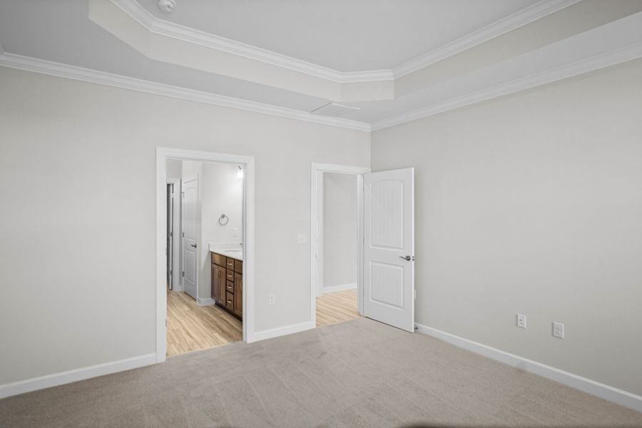 Spacious, unfurnished interior of a new home in Coastal Club of the Carolinas, Calabash (Image 10).