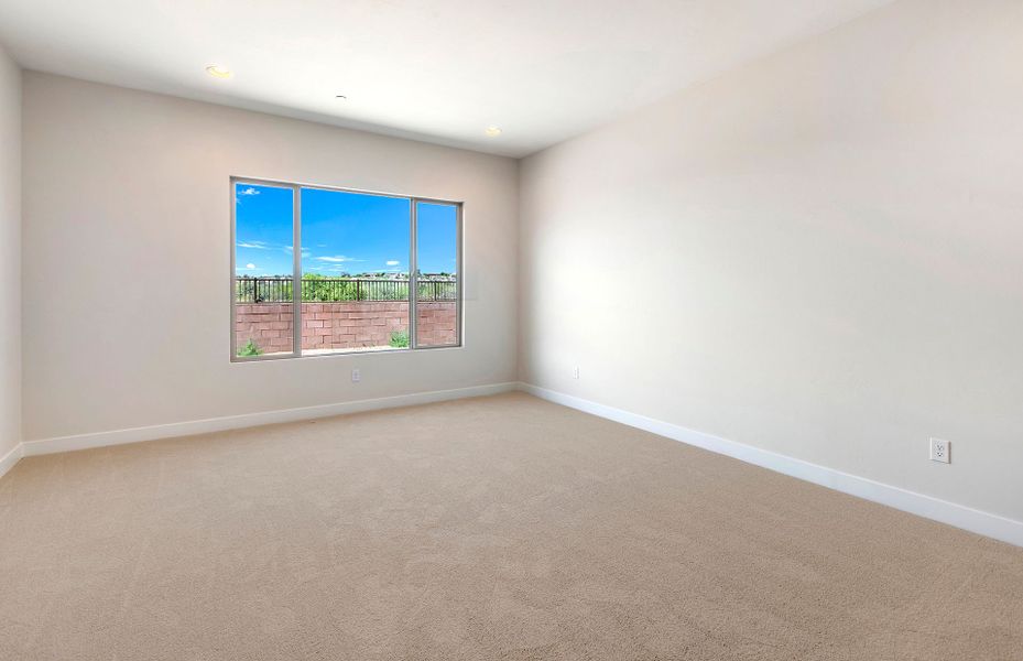 Spacious, unfurnished interior of a new home in Vistoso Canyon Estates, Oro Valley (Image 27).