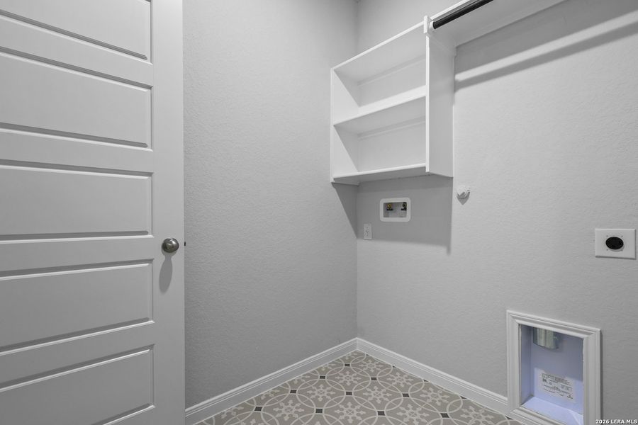 Spacious, unfurnished interior of a new home in Ladera, San Antonio (Image 31). Spacious, unfurnished interior of a new home in Ladera, San Antonio (Image 31).