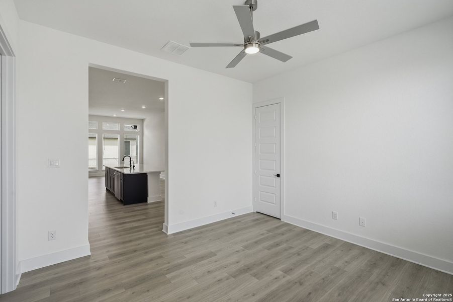 Spacious, unfurnished interior of a new home in Sienna Lakes, San Antonio (Image 23). Spacious, unfurnished interior of a new home in Sienna Lakes, San Antonio (Image 23).