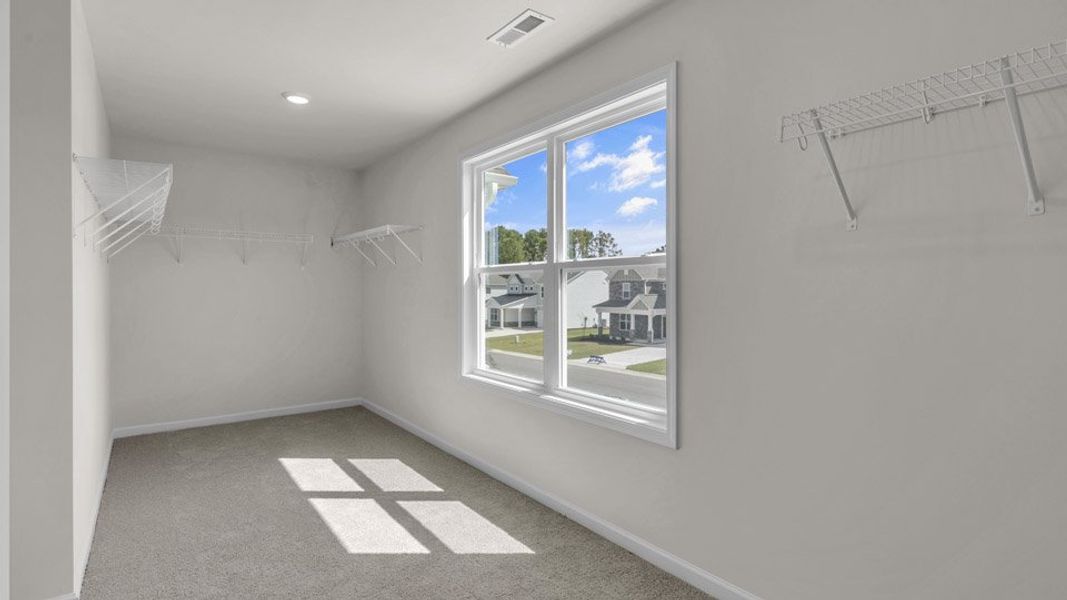 Spacious, unfurnished interior of a new home in Eagle Creek, Fuquay Varina (Image 34).