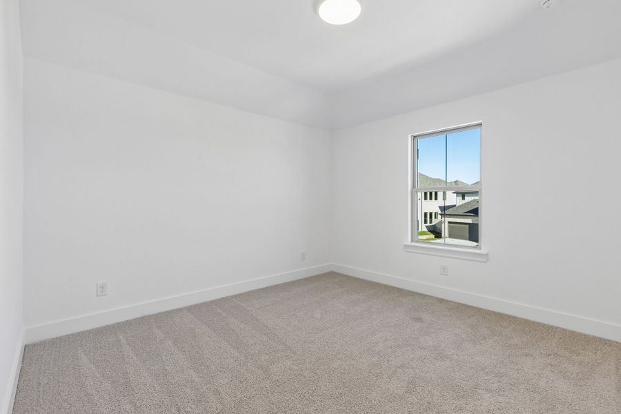Spacious, unfurnished interior of a new home in Painted Tree Lakeside, McKinney (Image 29).