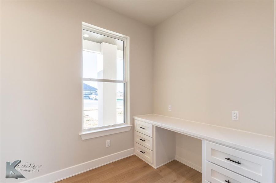 Spacious, unfurnished interior of a new home in , Abilene (Image 20).