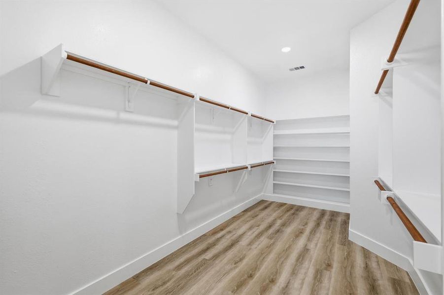 Spacious, unfurnished interior of a new home in , Denton (Image 24).