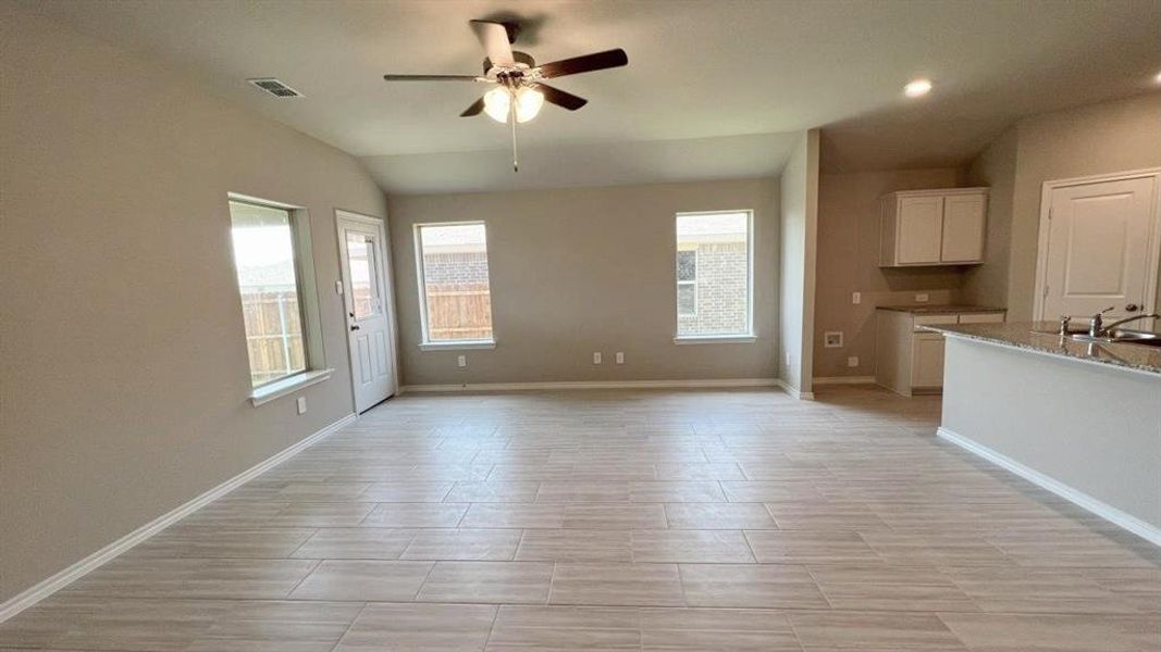 Spacious, unfurnished interior of a new home in Rosewood at Beltmill, Fort Worth (Image 17).