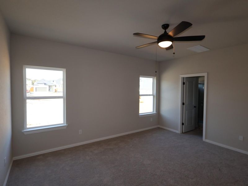 Spacious, unfurnished interior of a new home in Heritage, Dripping Springs (Image 35).