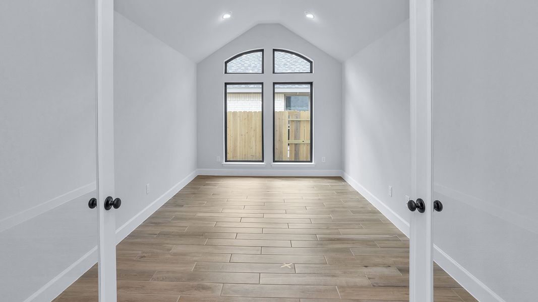 Spacious, unfurnished interior of a new home in Everly, Hockley (Image 75).