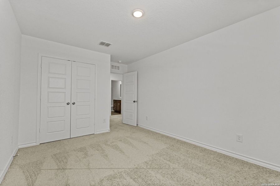 Spacious, unfurnished interior of a new home in Corley Farms, Boerne (Image 12).