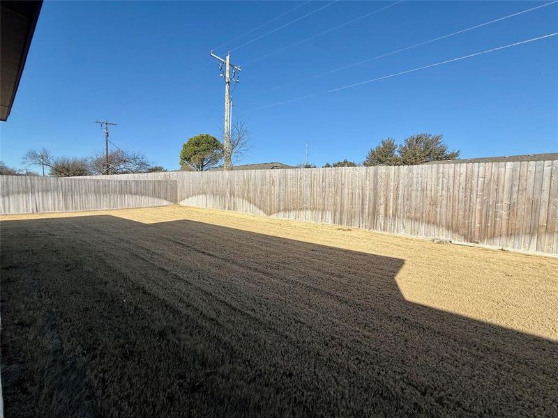 Exterior details and patio area of a home in , Lorena (Image 4).