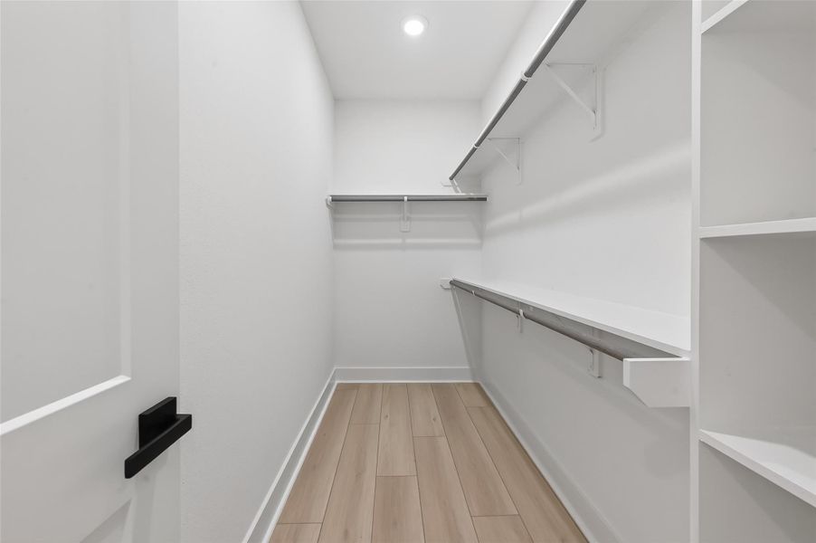 Spacious, unfurnished interior of a new home in , Houston (Image 33).