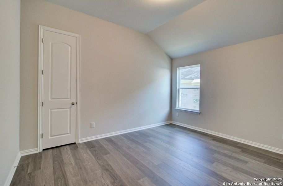 Spacious, unfurnished interior of a new home in The Crossvine, Schertz (Image 9).