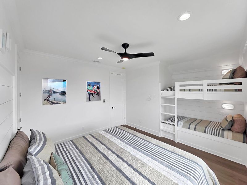 Upstairs king with set of built-in twin bunks
