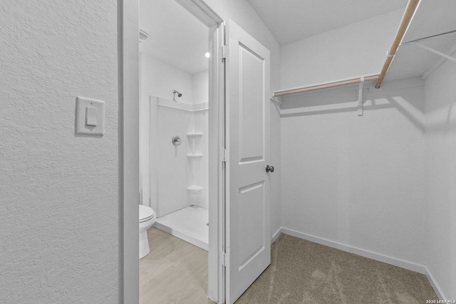 Spacious, unfurnished interior of a new home in Spring Grove, St. Hedwig (Image 31).