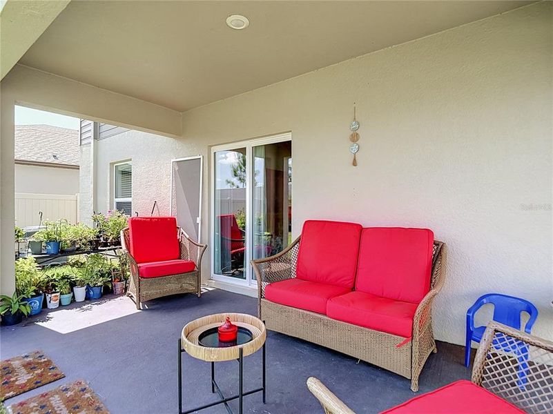 Exterior details and patio area of a home in Two Rivers, Zephyrhills (Image 23).