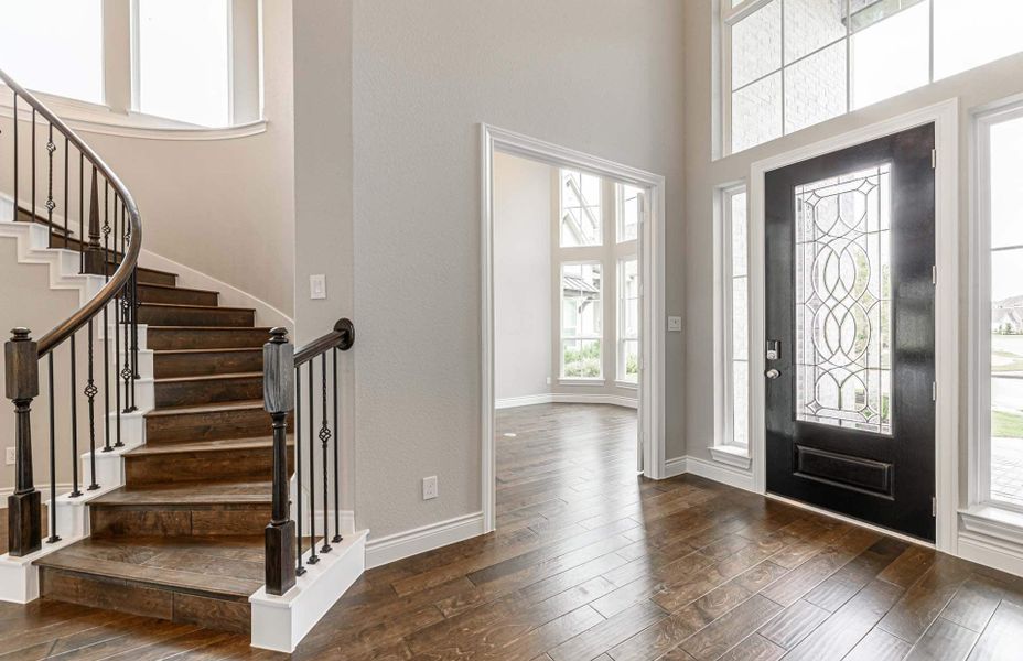Representative unfurnished interior of a home built from the 4195 by Ravenna Homes in Artavia 70′, Conroe (Image 18). Representative unfurnished interior of a home built from the 4195 by Ravenna Homes in Artavia 70′, Conroe (Image 18).