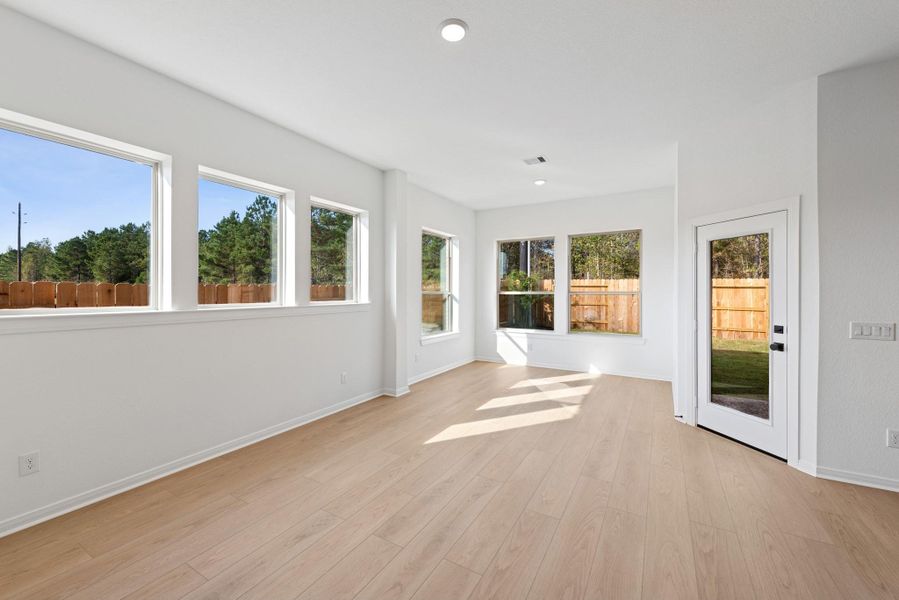 Spacious, unfurnished interior of a new home in Escondido 60' Homesites, Magnolia (Image 14).