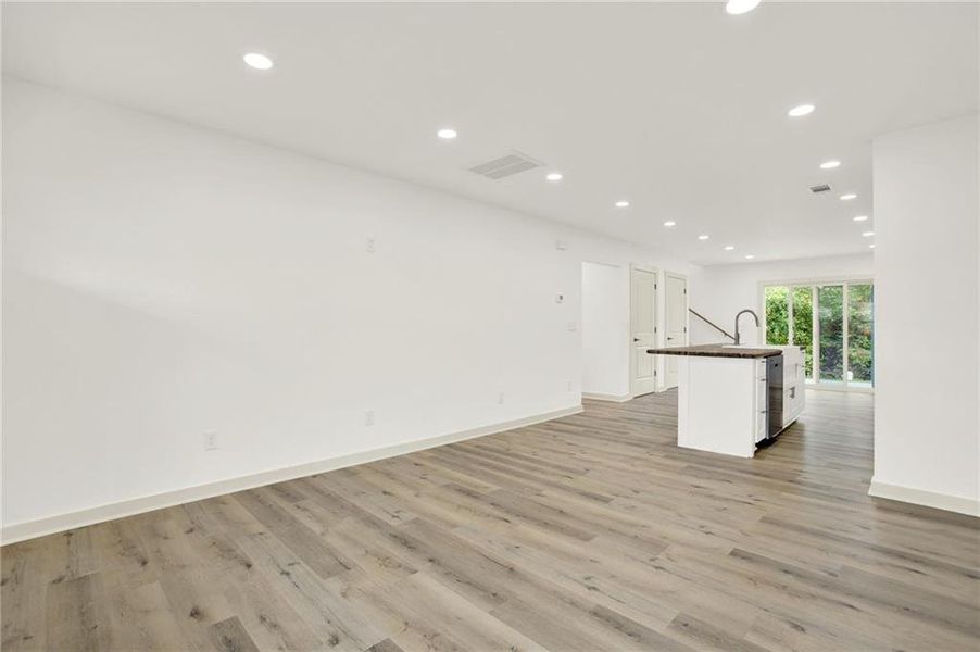 Spacious, unfurnished interior of a new home in , Calhoun (Image 12).