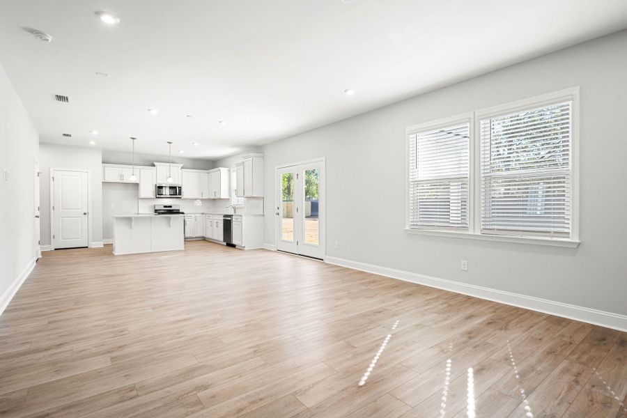 Spacious, unfurnished interior of a new home in Salem Bay, Beaufort (Image 12).