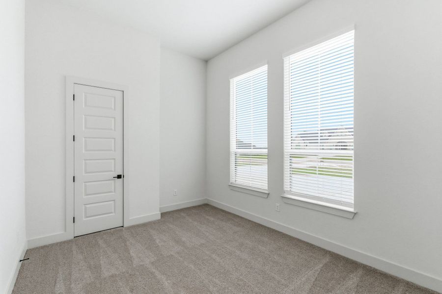 Spacious, unfurnished interior of a new home in Regency Ranch, Marion (Image 48).