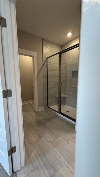 Spacious, unfurnished interior of a new home in Veterans Cove, Murfreesboro (Image 22).