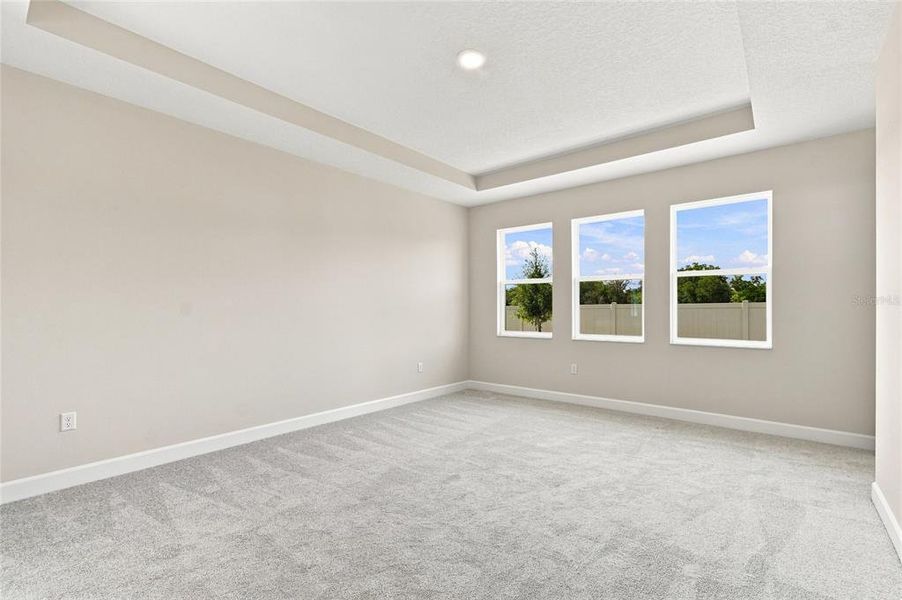 Spacious, unfurnished interior of a new home in Willow Run, Apopka (Image 24).