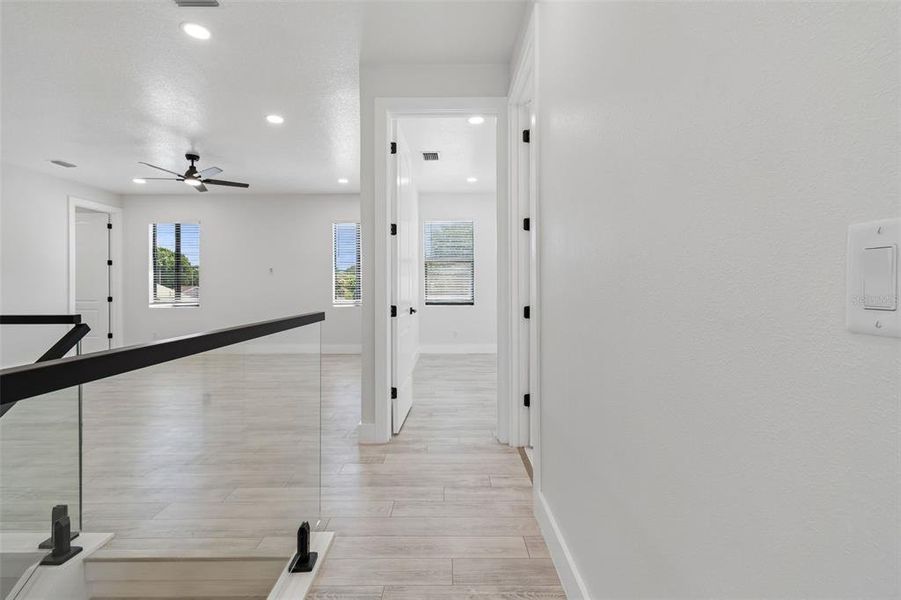 Spacious, unfurnished interior of a new home in , Tampa (Image 26).