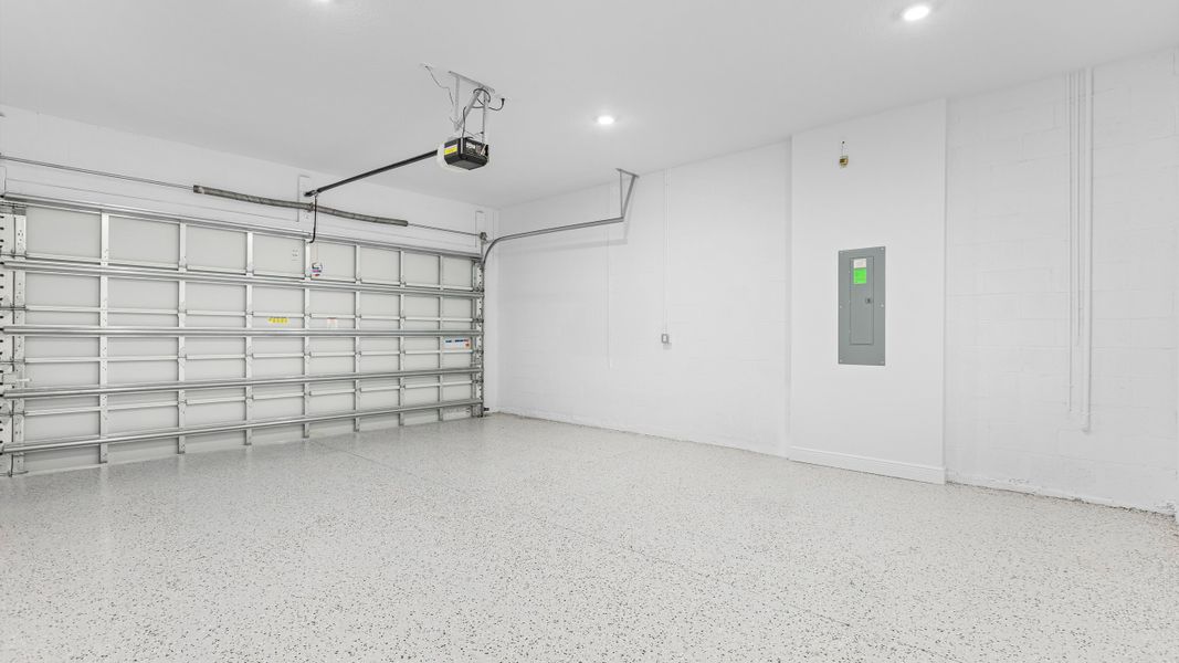 2-Car Garage 2-Car Garage
