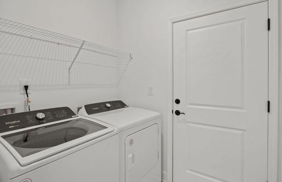 Representative interior finishes for a home built from the Hallmark by Del Webb in Del Webb Southern Oaks, Newnan (Image 21).