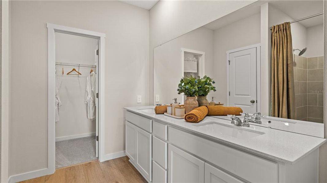 Furnished interior view inside a new home in , Clermont (Image 13).