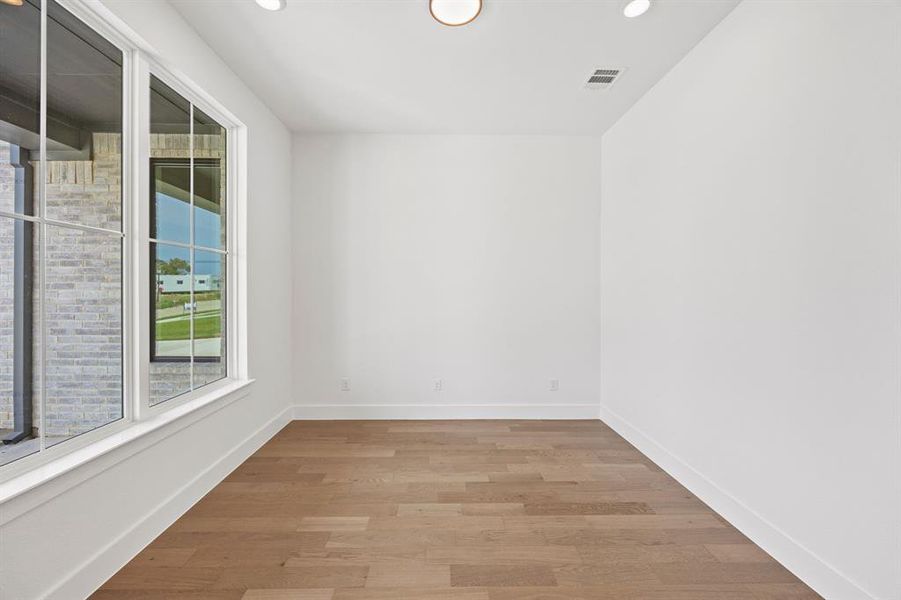 Spacious, unfurnished interior of a new home in Chatham Reserve, Providence Village (Image 31).