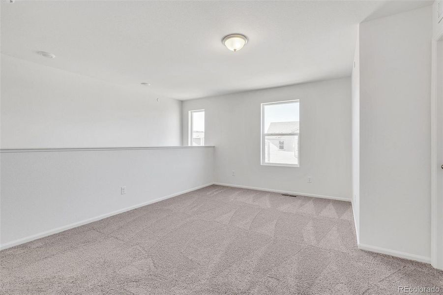 Spacious, unfurnished interior of a new home in Turnberry, Commerce City (Image 26).